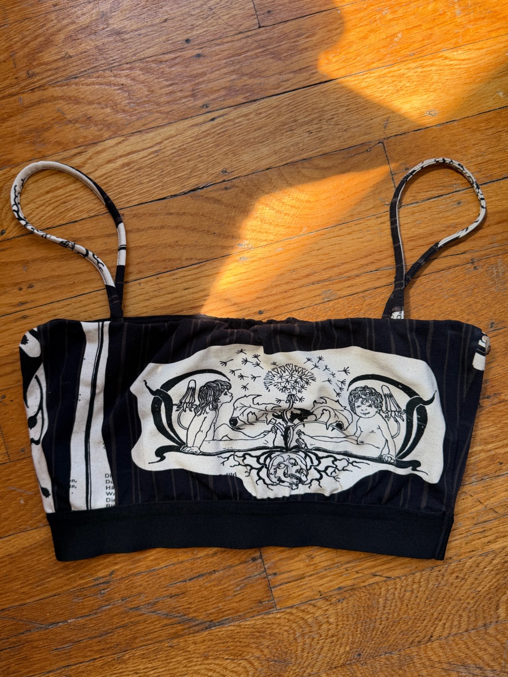 Elliss London Pinstripe Ex Libris Printed Crop Top Size L - Picture 2 of 9